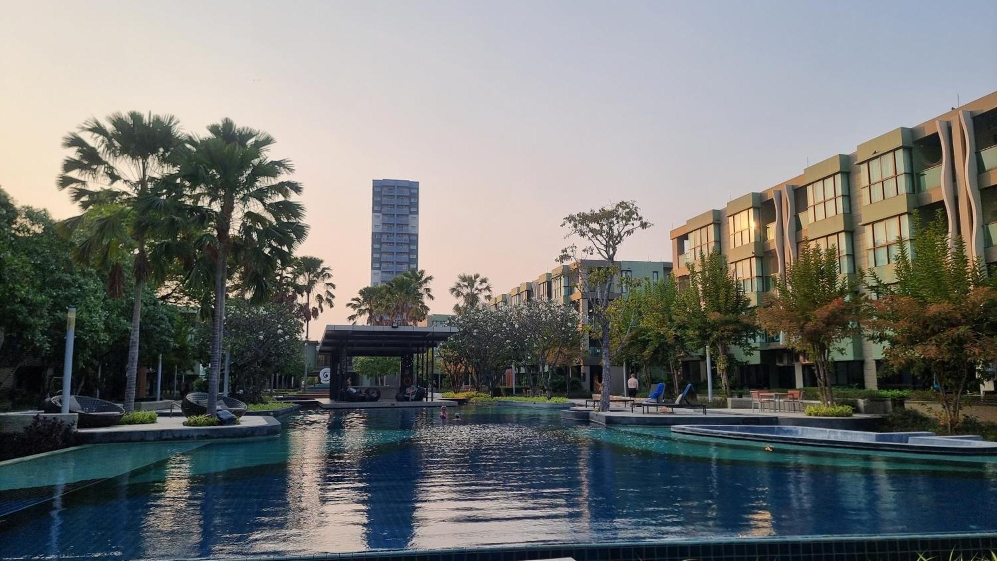 Lpn Beachfront Wifi 10 Meters To 1br ติดทะเล Cha-Am