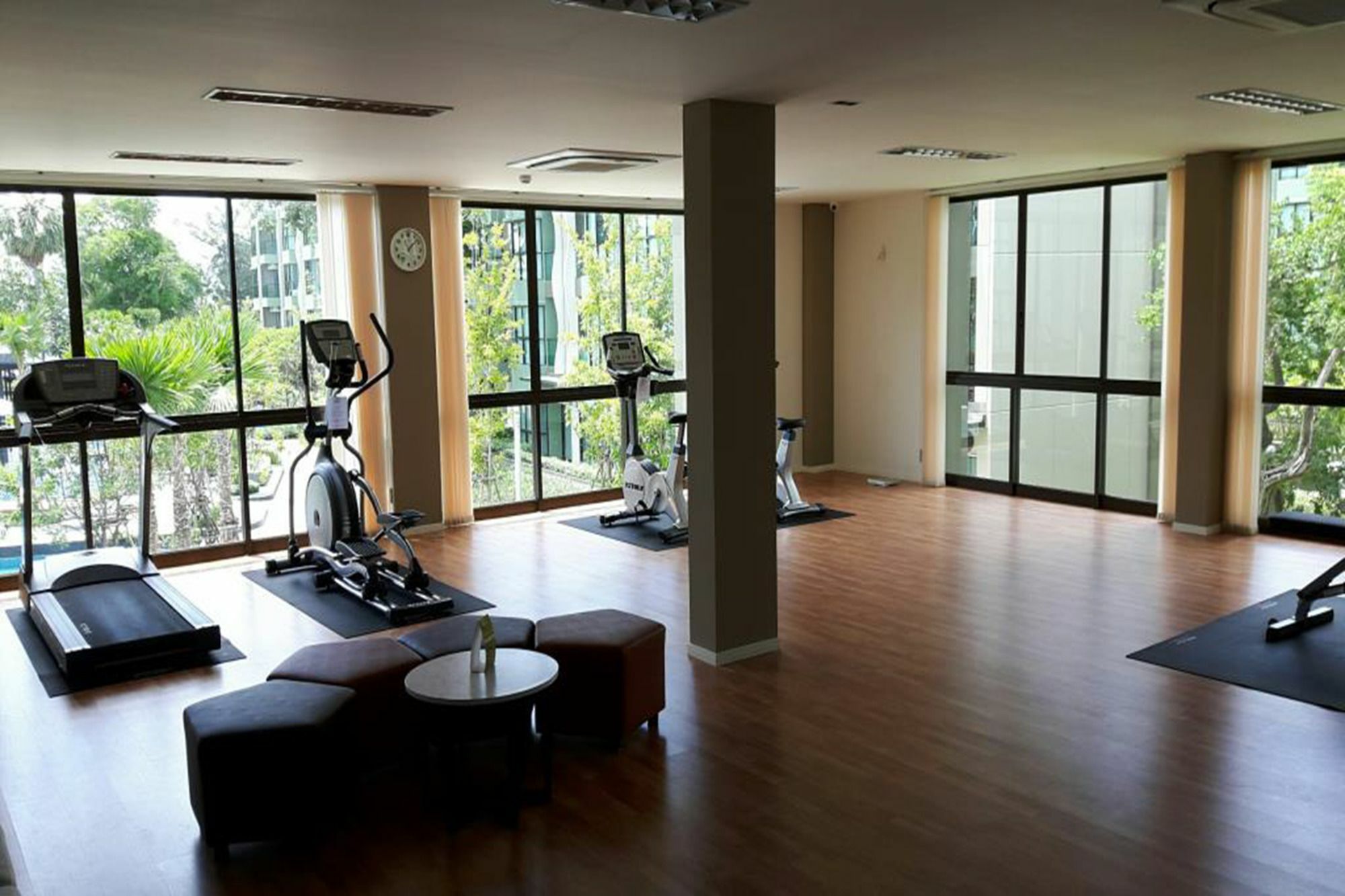 Apartment Lpn Beachfront Wifi 10 Meters To 1br ติดทะเล