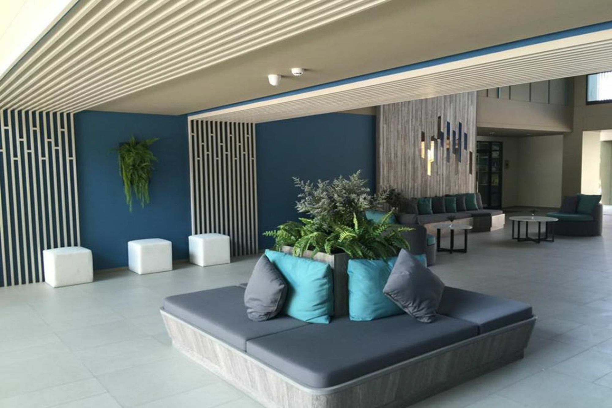 Apartment Lpn Beachfront Wifi 10 Meters To 1br ติดทะเล Cha-Am